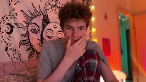 Snapshot of di_n_alex chatting on 01.23.25 Di Alex online show from 01.23.25