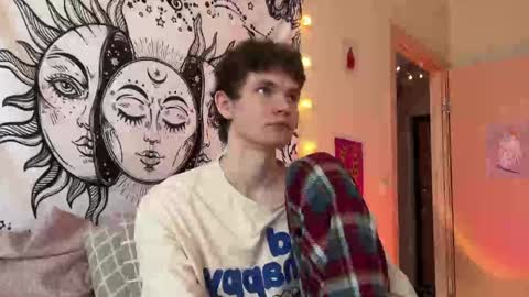 Snapshot of di_n_alex chatting on 01.24.25 Di Alex online show from 01.24.25