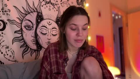 Snapshot of di_n_alex chatting on 01.29.25 Di Alex online show from 01.29.25