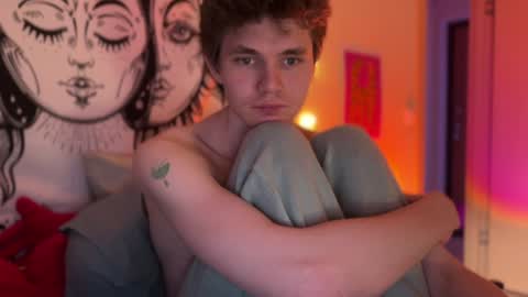 Snapshot of di_n_alex chatting on 01.30.25 Di Alex online show from 01.30.25