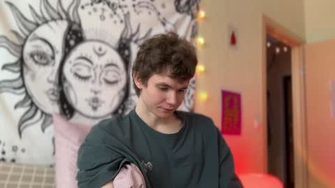 Snapshot of di_n_alex chatting on 02.02.25 Di Alex online show from 02.02.25