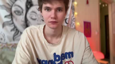 Snapshot of di_n_alex chatting on 02.08.25 Di Alex online show from 02.08.25