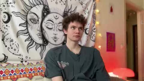 Snapshot of di_n_alex chatting on 02.09.25 Di Alex online show from 02.09.25