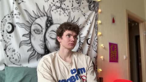 Snapshot of di_n_alex chatting on 02.15.25 Di Alex online show from 02.15.25