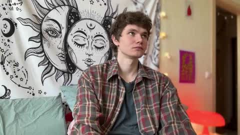 Snapshot of di_n_alex chatting on 02.16.25 Di Alex online show from 02.16.25