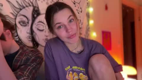 Snapshot of di_n_alex chatting on 02.16.25 Di Alex online show from 02.16.25