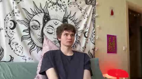 Snapshot of di_n_alex chatting on 02.19.25 Di Alex online show from 02.19.25