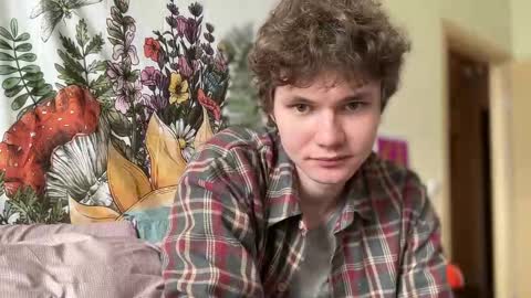 Snapshot of di_n_alex chatting on 03.07.25 Di Alex online show from 03.07.25