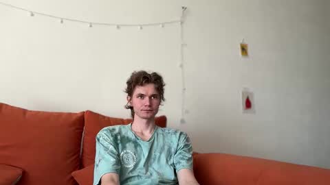 Snapshot of di_n_alex chatting on 09.15.25 Di Alex online show from 09.15.25