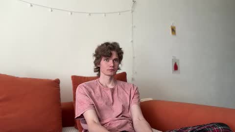 Snapshot of di_n_alex chatting on 09.21.25 Di Alex online show from 09.21.25