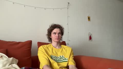 Snapshot of di_n_alex chatting on 10.19.25 Di Alex online show from 10.19.25