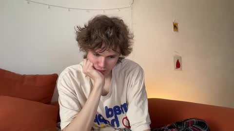 Snapshot of di_n_alex chatting on 10.22.25 Di Alex online show from 10.22.25