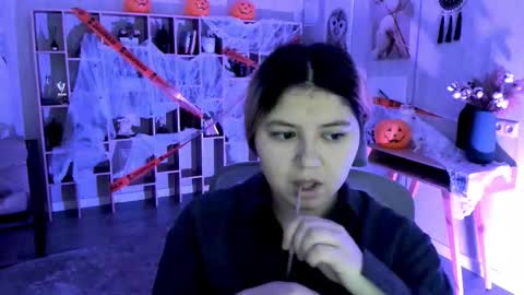 Dia online show from 10.31.25