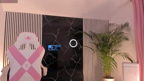 Thea online show from 10.20.25