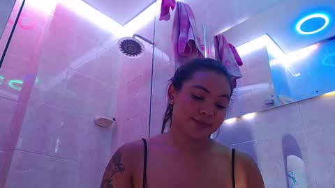 Snapshot of diamond_canela chatting on 12.14.24 diamond_canela online show from 12.14.24