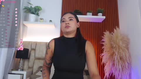 Snapshot of diamond_canela chatting on 12.18.24 diamond_canela online show from 12.18.24