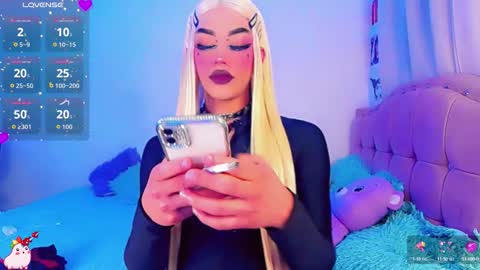 Snapshot of diamond_hott1 chatting on 09.22.25 AmayaGirl online show from 09.22.25