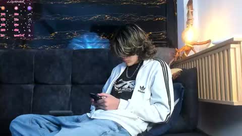 Snapshot of diamond_twink chatting on 10.30.25 diamond_twink online show from 10.30.25