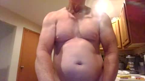 Snapshot of diamondchuck73 chatting on 10.27.25 Diamondchuck73 online show from 10.27.25