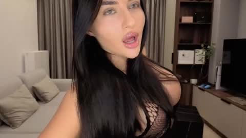 Iris online show from 10.05.25