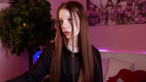 Snapshot of diana_loyd chatting on 11.08.25 Diana online show from 11.08.25