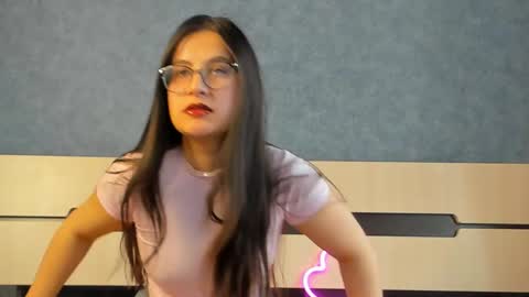 Snapshot of diana_moonn chatting on 10.19.25 Hello my name is Carolina online show from 10.19.25