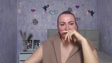 Snapshot of dianamgg chatting on 03.09.25 Diana online show from 03.09.25