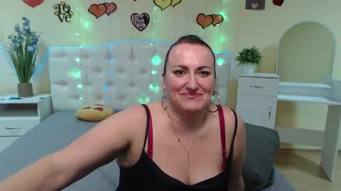 Snapshot of dianamgg chatting on 03.12.25 Diana online show from 03.12.25