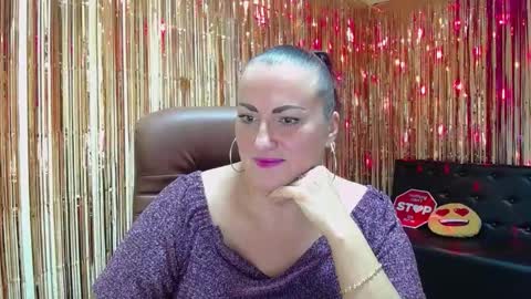 Snapshot of dianamgg chatting on 10.05.25 Diana online show from 10.05.25