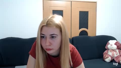 Snapshot of dianasmiey7 chatting on 02.05.25 dianasmiey7 online show from 02.05.25