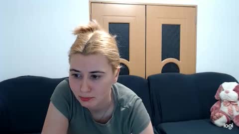 Snapshot of dianasmiey7 chatting on 02.09.25 dianasmiey7 online show from 02.09.25