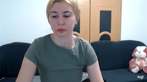 Snapshot of dianasmiey7 chatting on 02.13.25 dianasmiey7 online show from 02.13.25