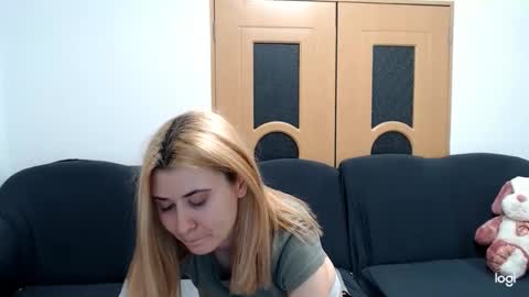 Snapshot of dianasmiey7 chatting on 03.08.25 dianasmiey7 online show from 03.08.25