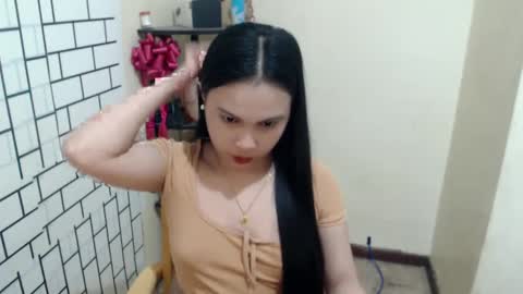 Snapshot of diane_intownx chatting on 02.05.25 Diane online show from 02.05.25