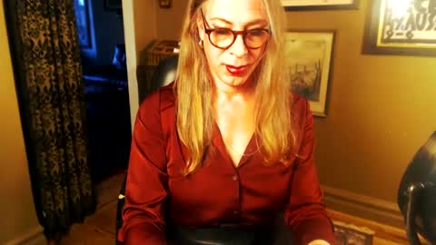 Snapshot of dianeroberts chatting on 09.22.25 Diane Roberts-Tease and Humiliation online show from 09.22.25