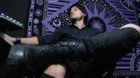 DICAPRIO online show from 02.03.25