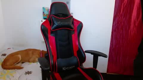 Snapshot of dick_monster23cm chatting on 12.17.24 dick_monster23cm online show from 12.17.24