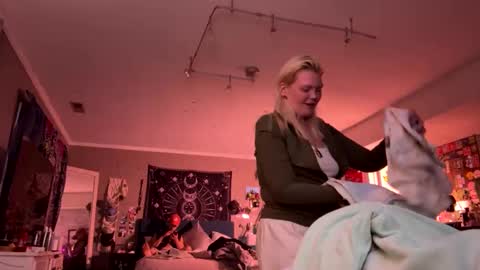 Snapshot of dickeddownsouth chatting on 10.18.25 Beau online show from 10.18.25