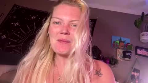 Snapshot of dickeddownsouth chatting on 10.20.25 Beau online show from 10.20.25