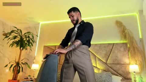 Snapshot of dickgriffith chatting on 11.02.25 Dick Griffith online show from 11.02.25