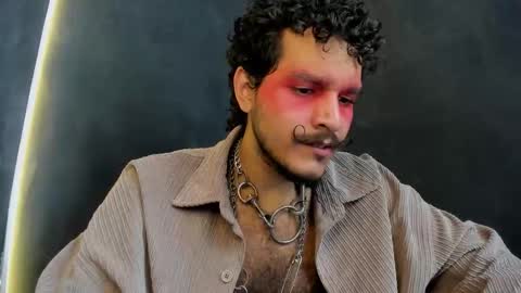 diemond_latinx98 online show from 11.26.25