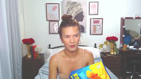 Dennesse online show from 12.26.24