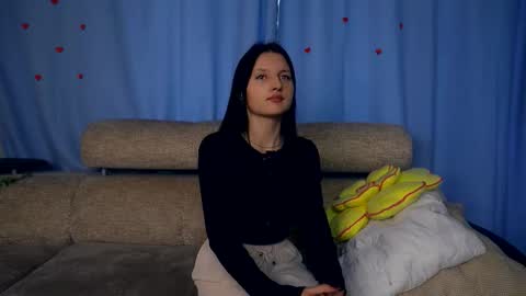 Elwyna online show from 10.06.25