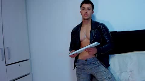 Snapshot of dilan_coy chatting on 01.17.25 Dilan Coy online show from 01.17.25