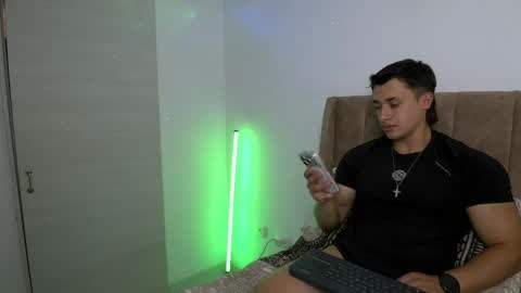 Snapshot of dilan_coy chatting on 04.22.26 Dilan Coy online show from 04.22.26