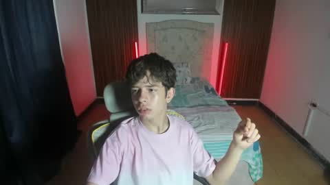 Snapshot of dilan_orduz chatting on 10.22.25 Dilan Orduz online show from 10.22.25