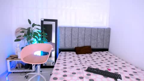 DINA online show from 09.13.25