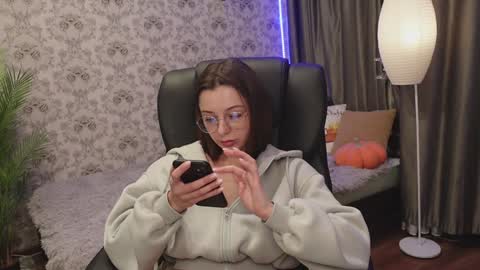 Snapshot of dinacandy chatting on 12.11.24 dinacandy online show from 12.11.24