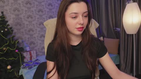 Snapshot of dinacandy chatting on 12.30.24 dinacandy online show from 12.30.24