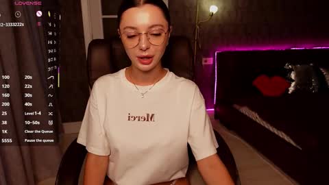 Snapshot of dinacandy chatting on 09.11.25 dinacandy online show from 09.11.25